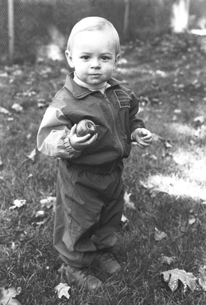 Peter Welch: Toddler With Apple